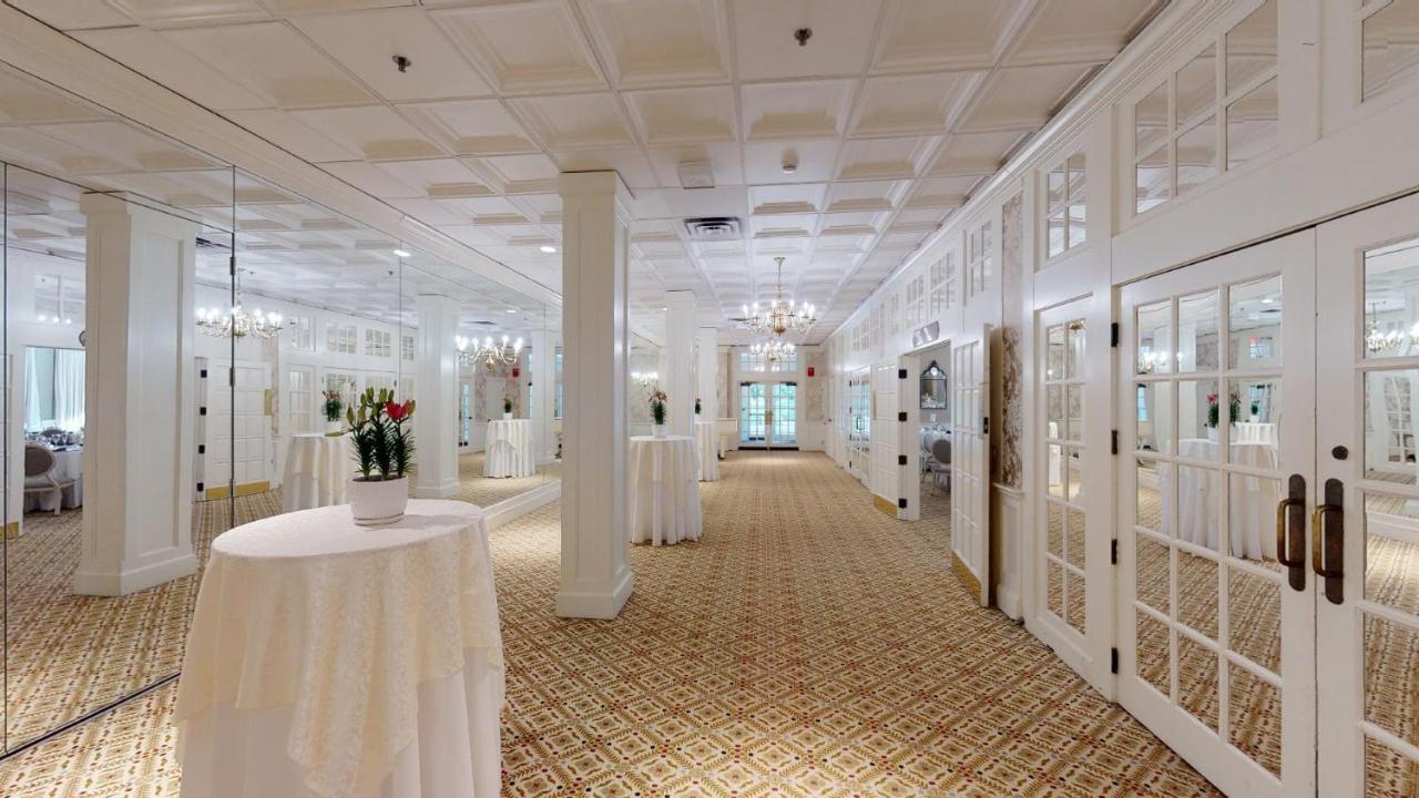 | Simsbury Inn