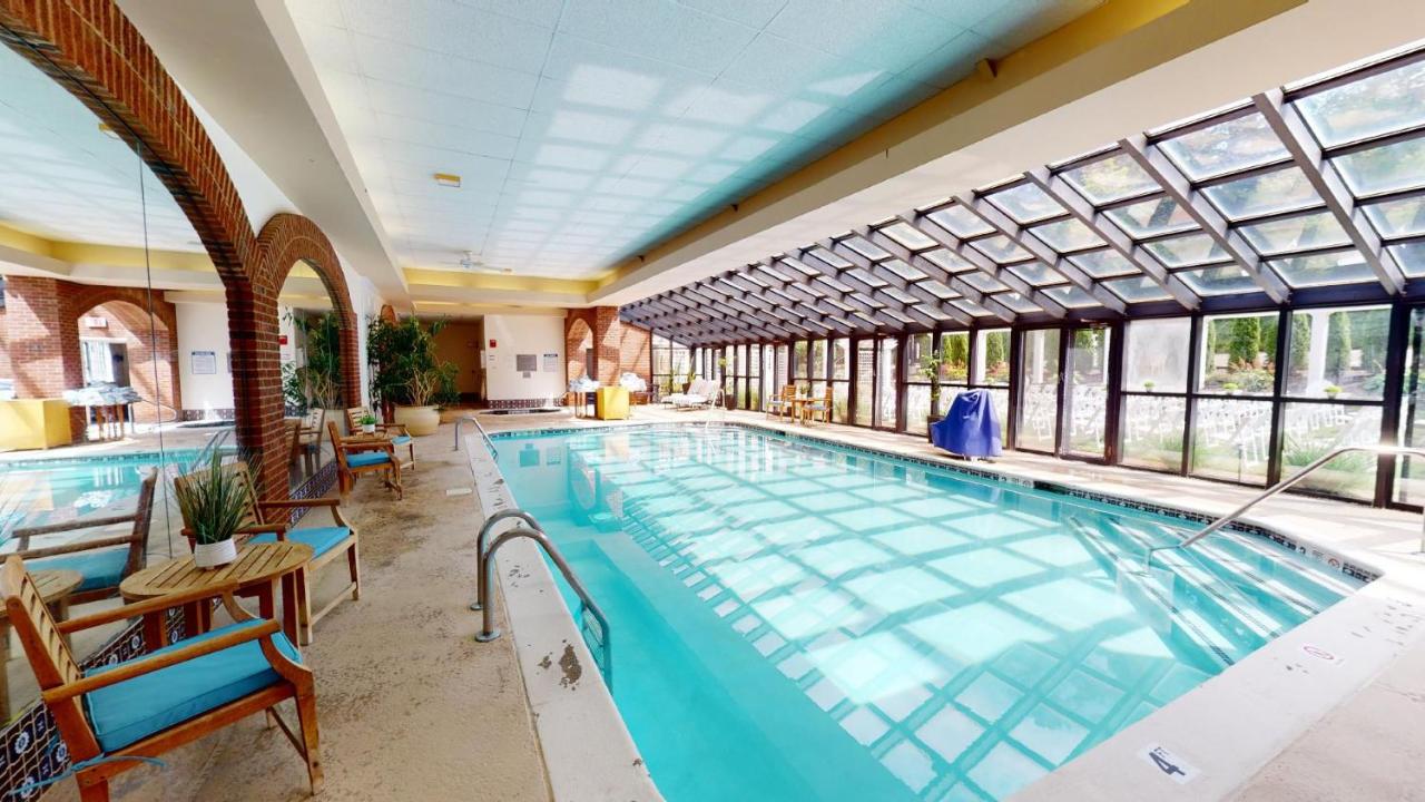 | Simsbury Inn