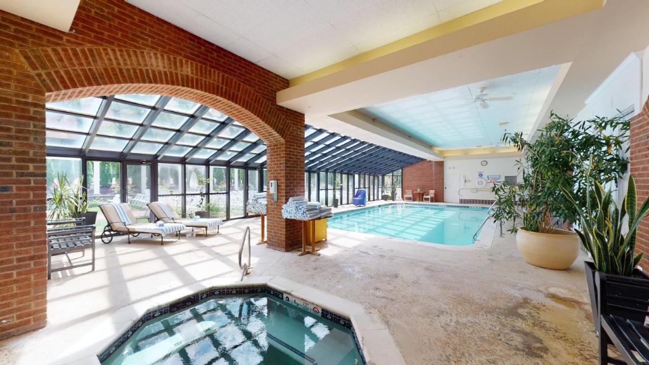 | Simsbury Inn