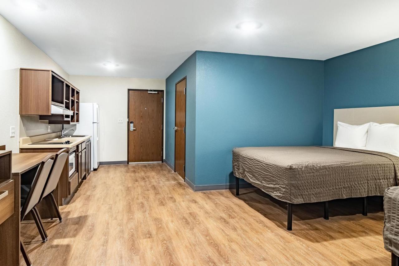 Queen Room with Sofa Bed - Non-Smoking at WoodSpring Suites Toledo Maumee