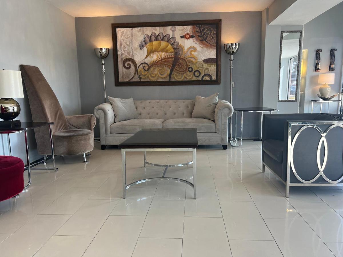| Baymont Inn and Suites