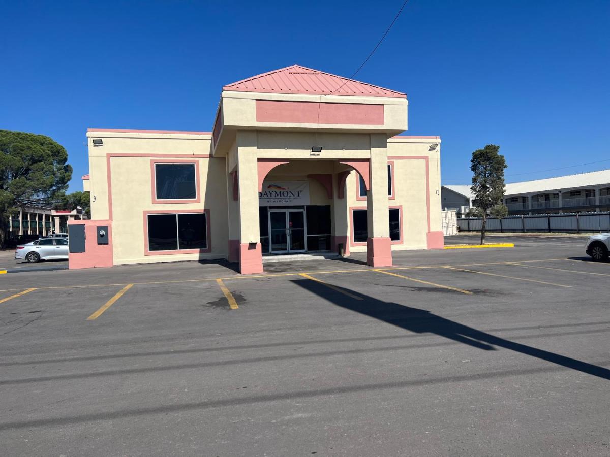 | Baymont Inn and Suites