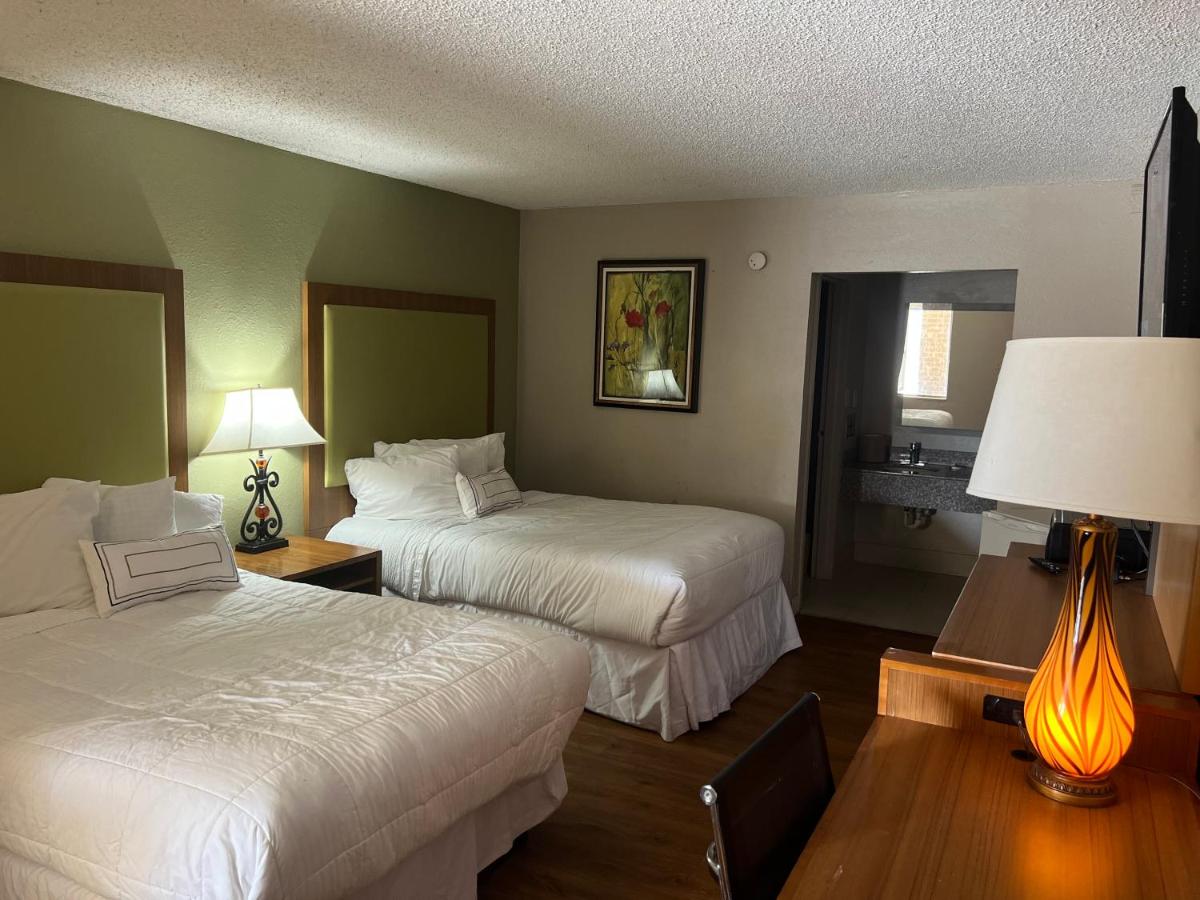 | Baymont Inn and Suites