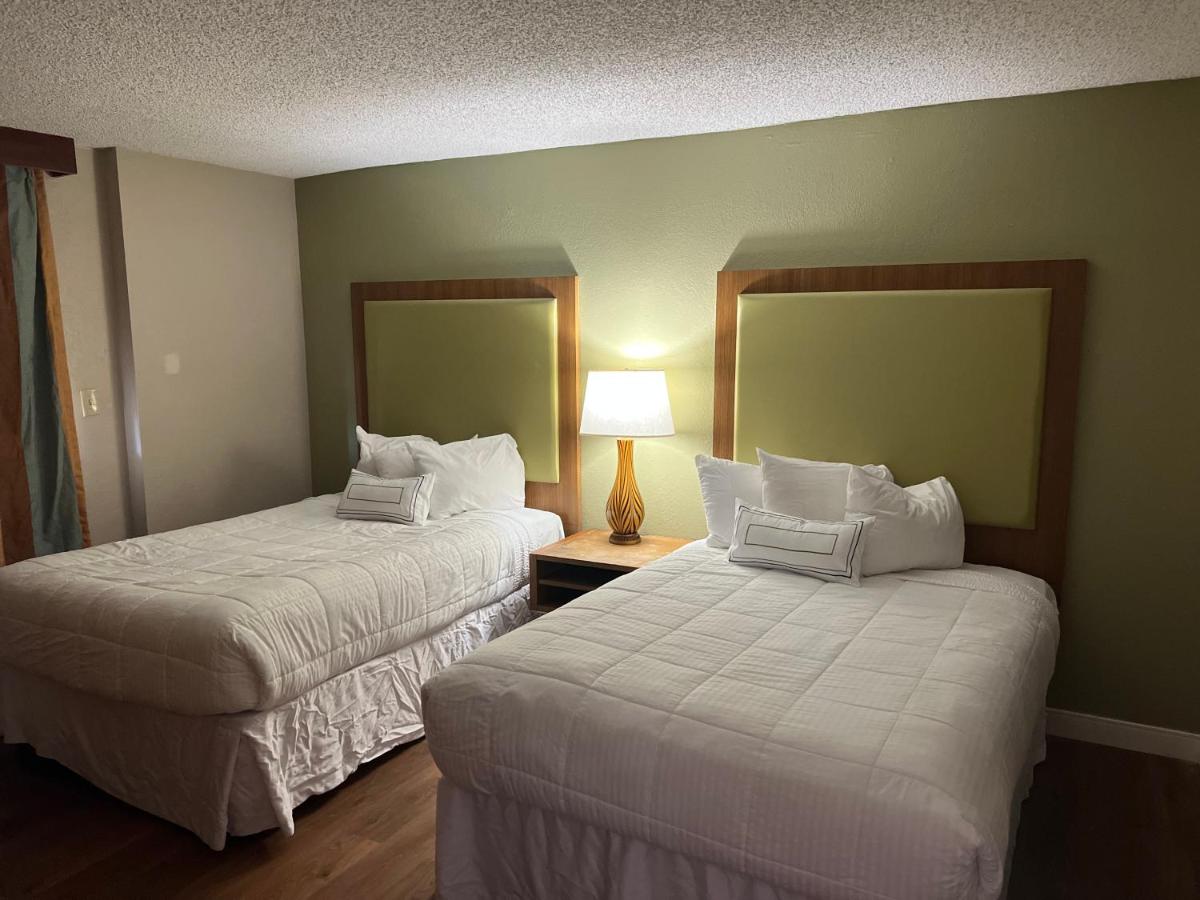 | Baymont Inn and Suites