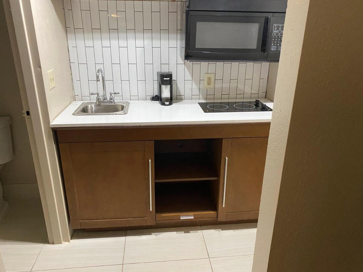 | Baymont Inn and Suites