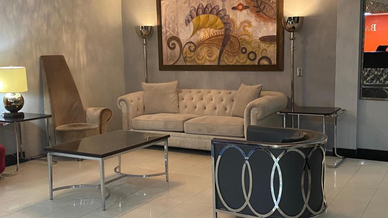 | Baymont Inn and Suites