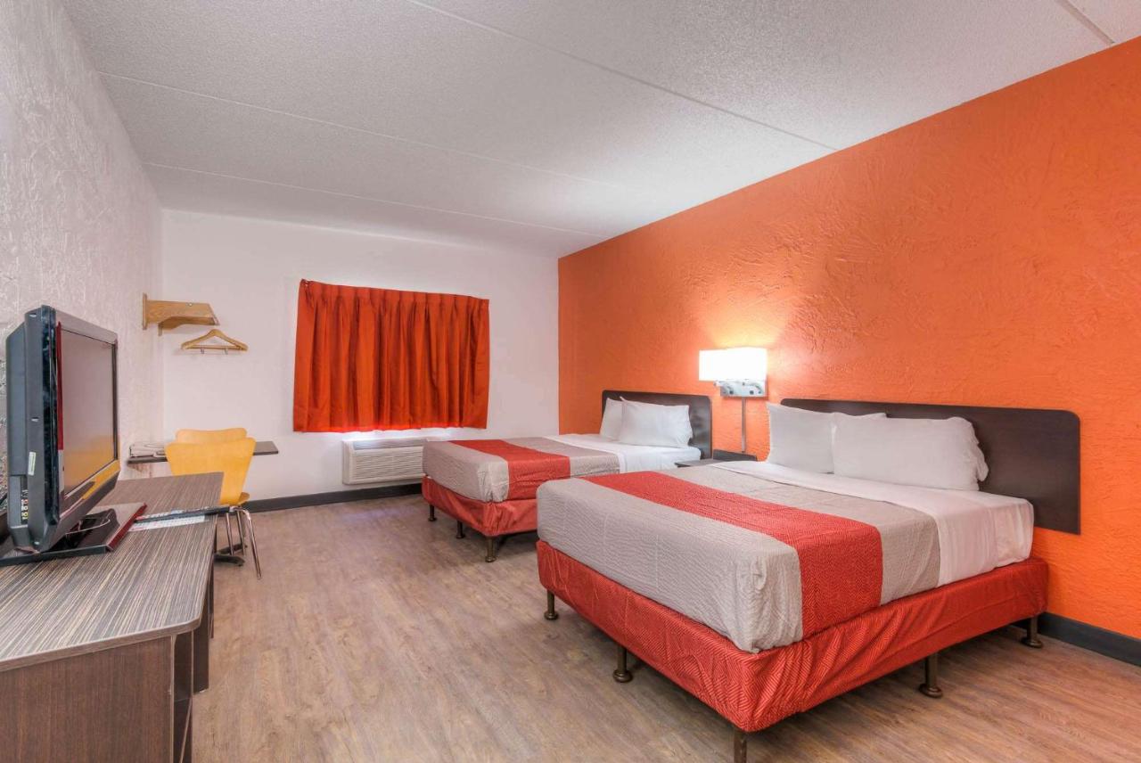 | Motel 6-Bridgeview, IL