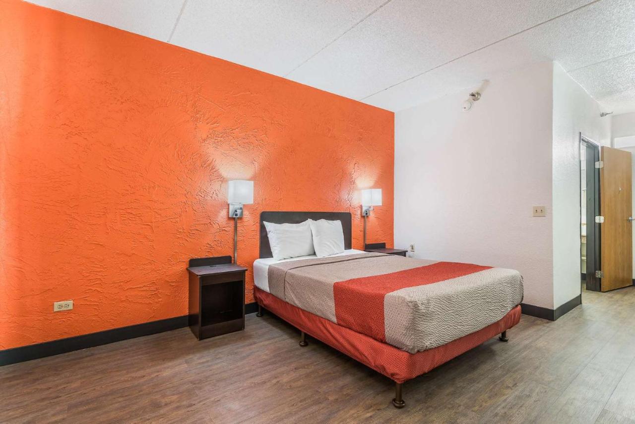 | Motel 6-Bridgeview, IL