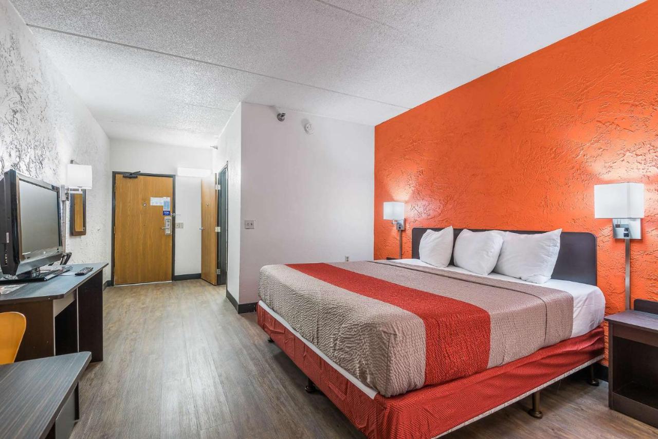 | Motel 6-Bridgeview, IL