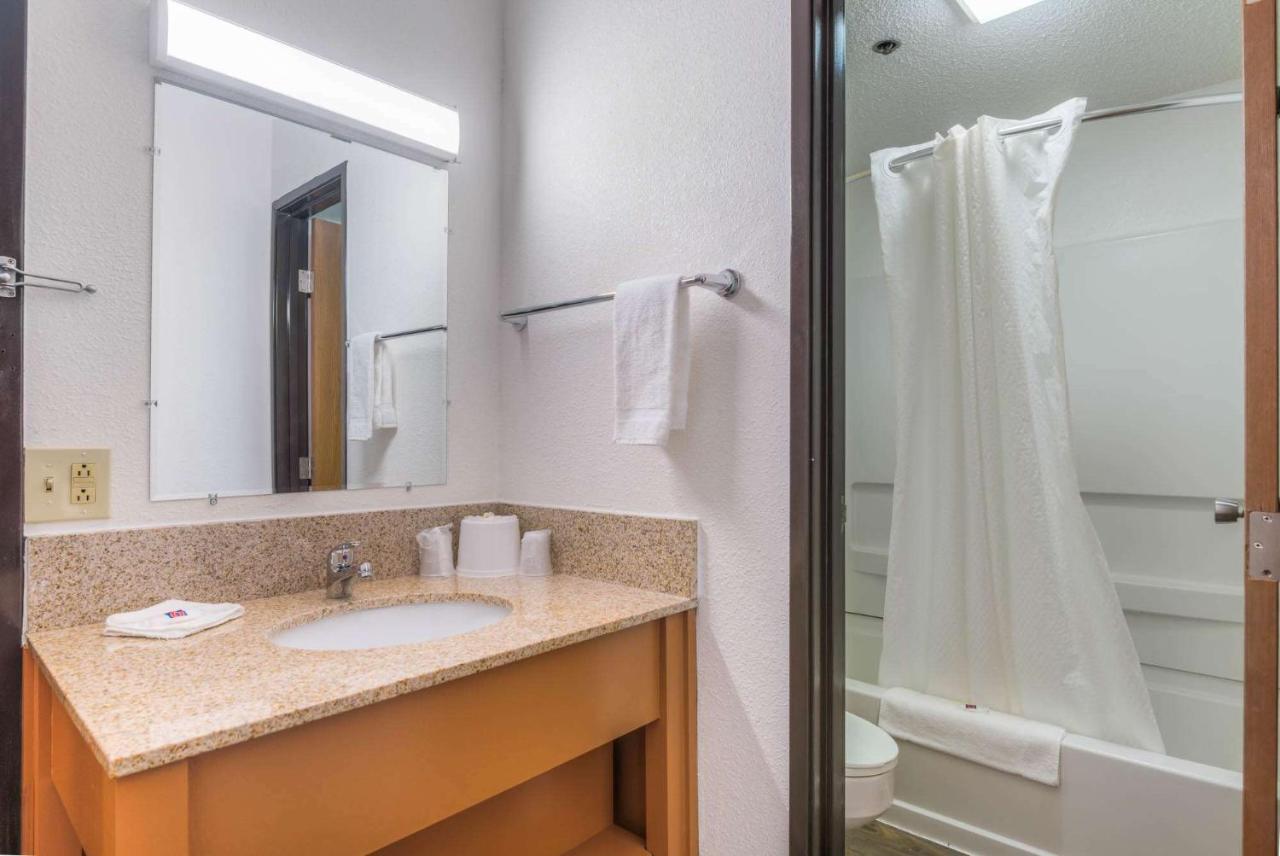 | Motel 6-Bridgeview, IL