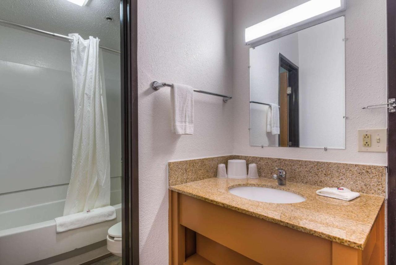 | Motel 6-Bridgeview, IL