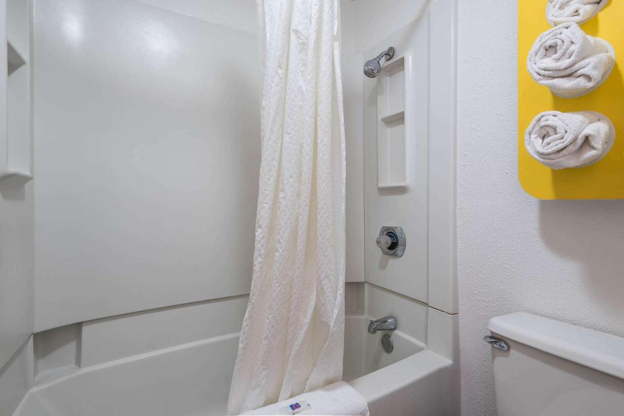 | Motel 6-Bridgeview, IL