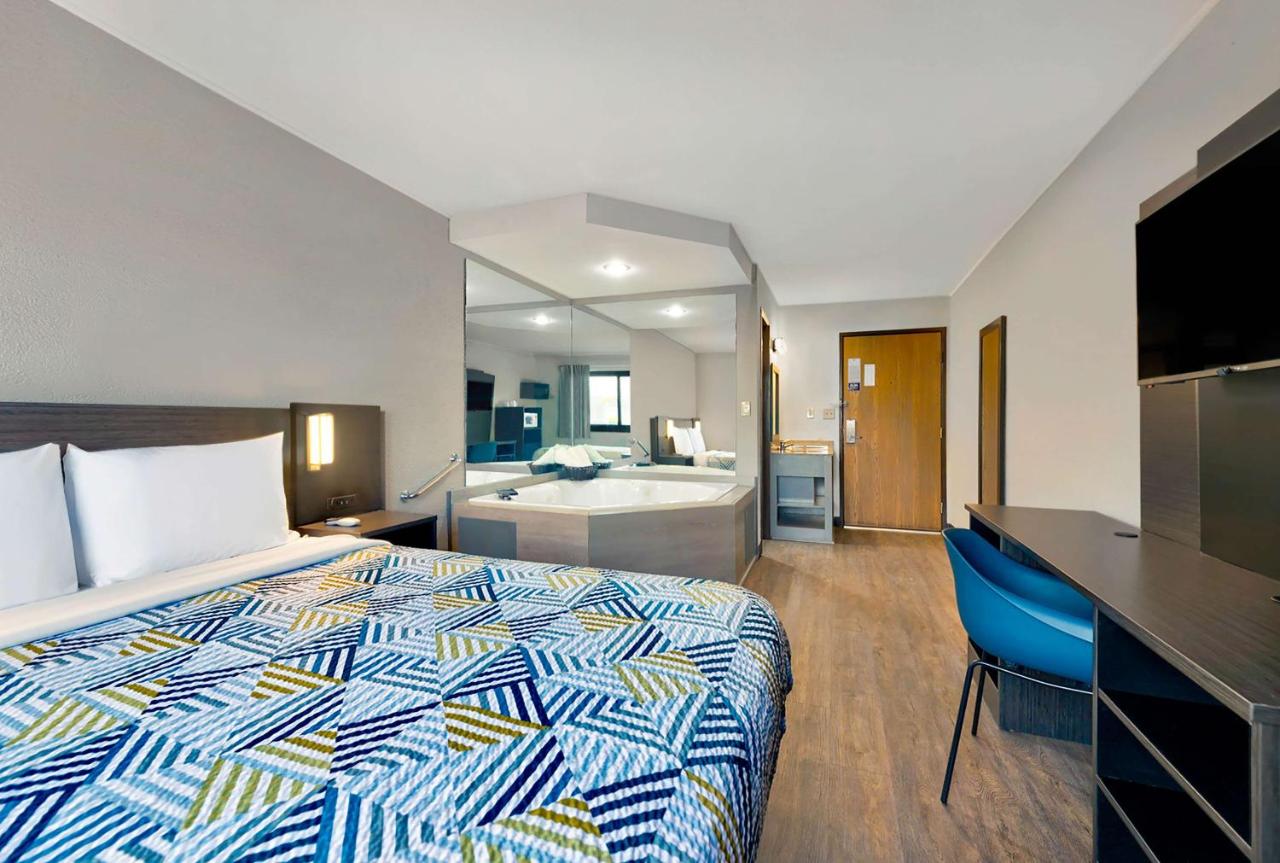  | Motel 6-Cedar Rapids, IA - Airport
