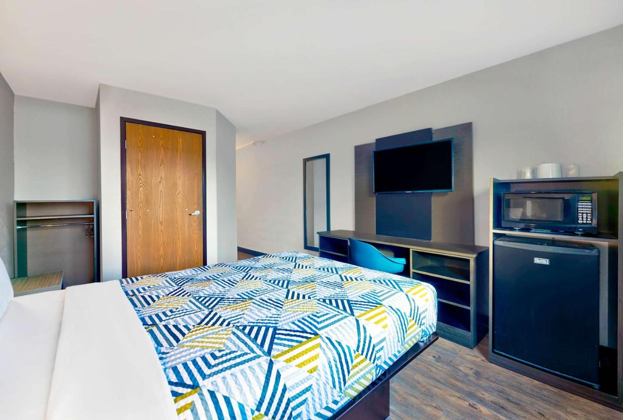  | Motel 6-Cedar Rapids, IA - Airport