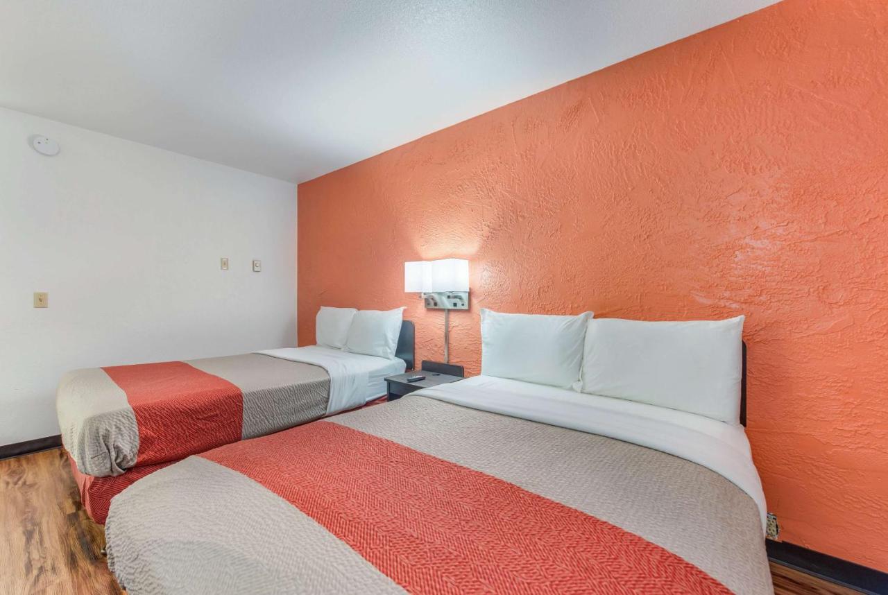 | Motel 6-Saint Paul, MN - I-94