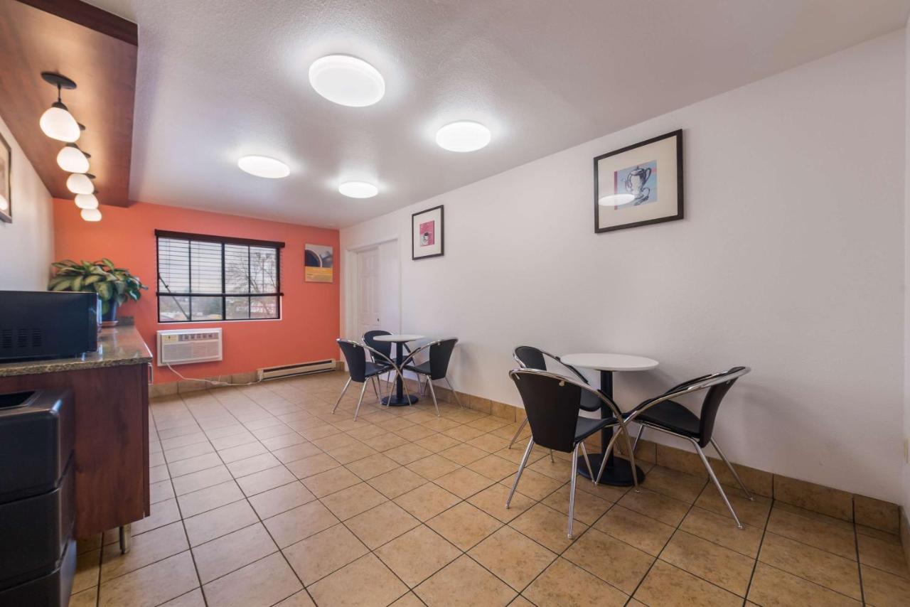 | Motel 6-Saint Paul, MN - I-94