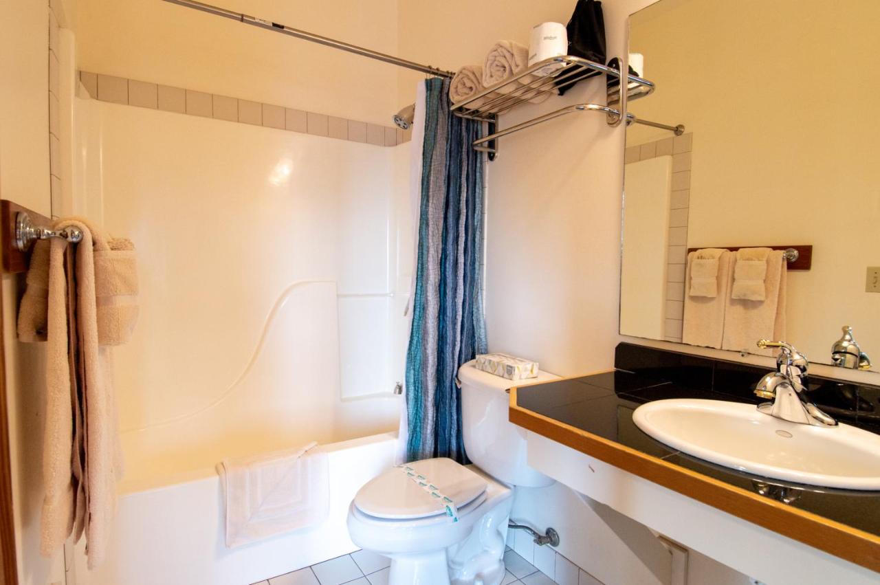 Deluxe Queen Studio - A8 at The Swan Hotel