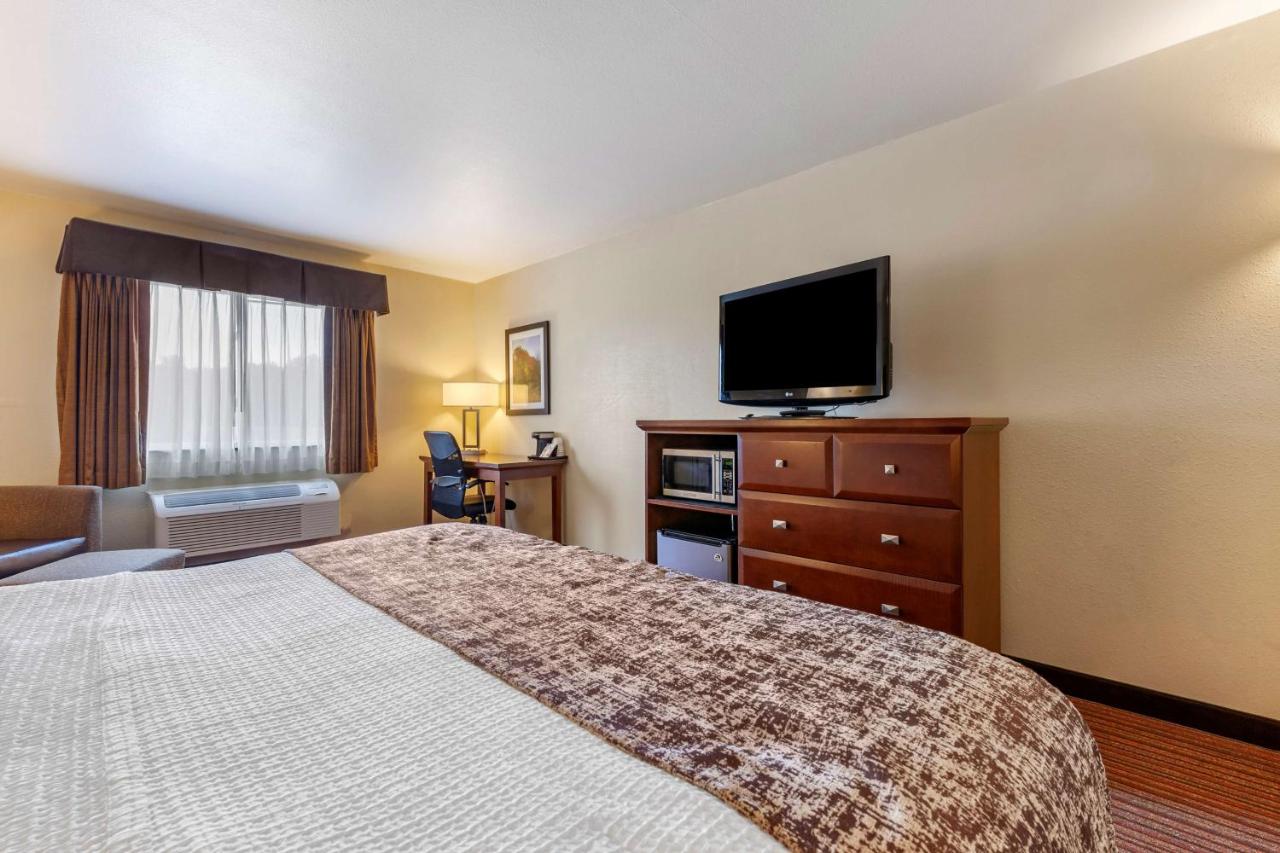 King Room - Non-Smoking at Best Western Plus Sparta Trail Lodge