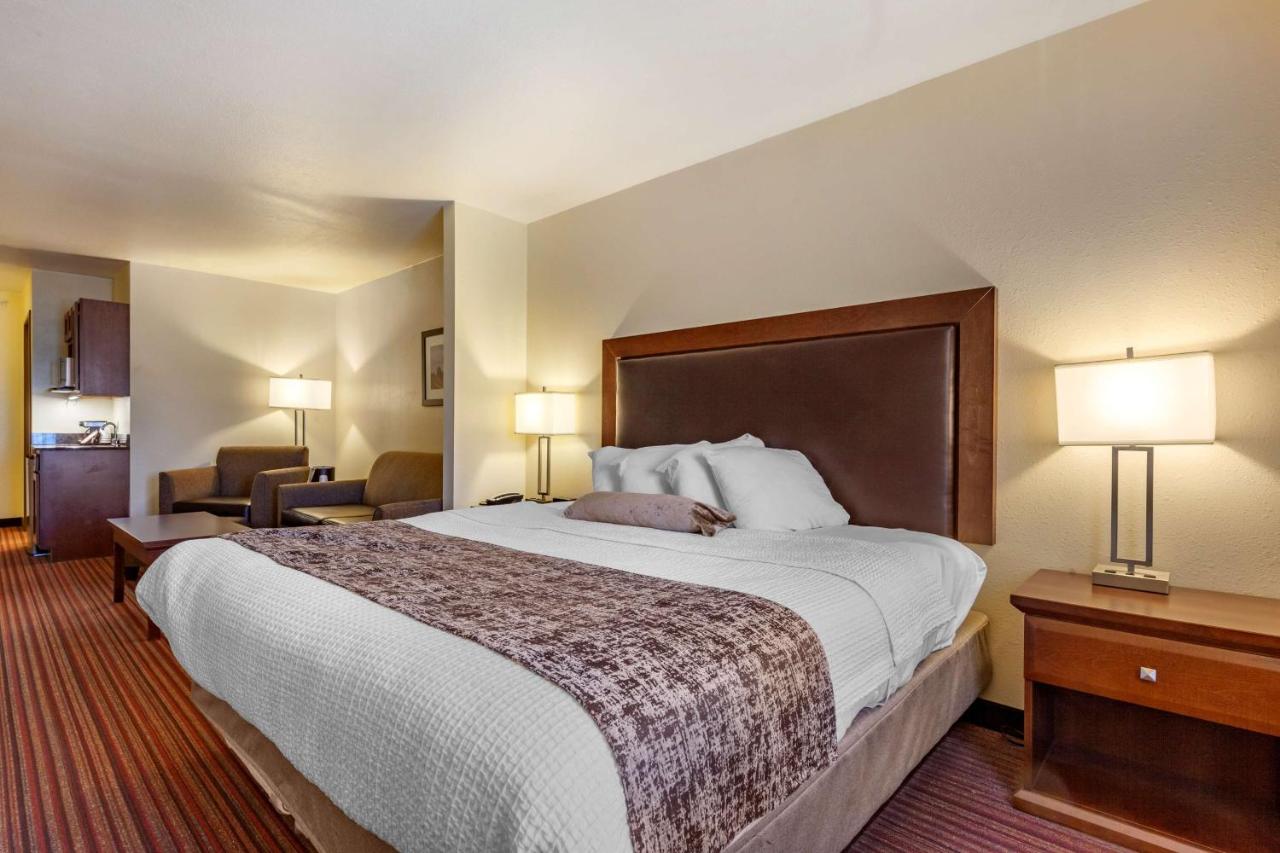 Business King Room - Non-Smoking at Best Western Plus Sparta Trail Lodge