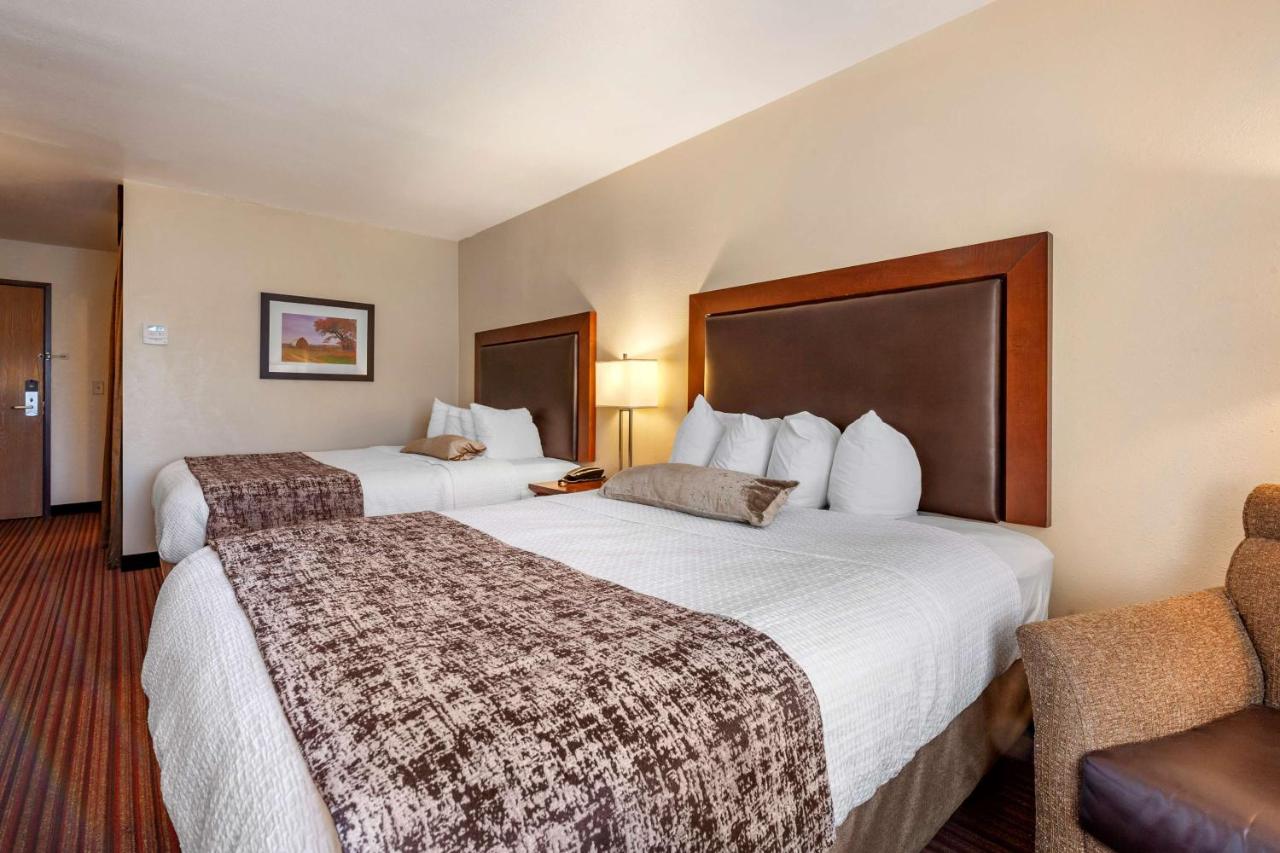Queen Room with Two Queen Beds - Non-Smoking at Best Western Plus Sparta Trail Lodge