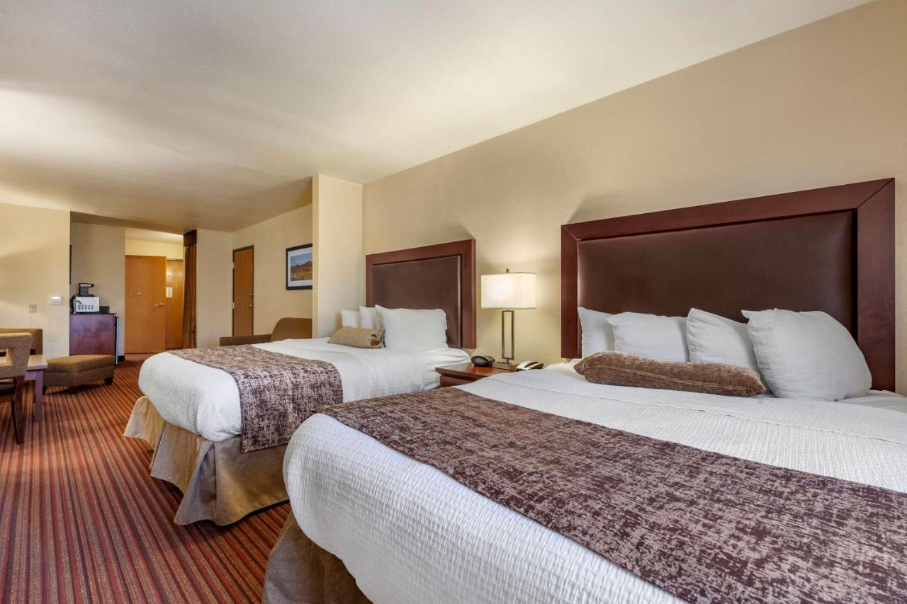 Large Queen Room with Two Queen Beds at Best Western Plus Sparta Trail Lodge