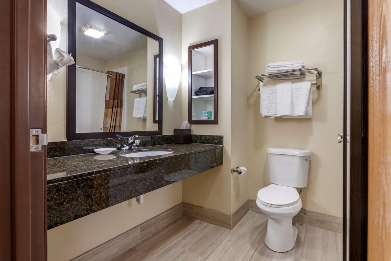 Large Queen Room with Two Queen Beds at Best Western Plus Sparta Trail Lodge