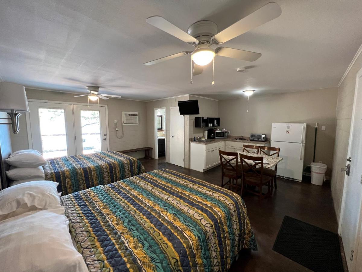 Double Room with Lake View at Painted Sky Inn