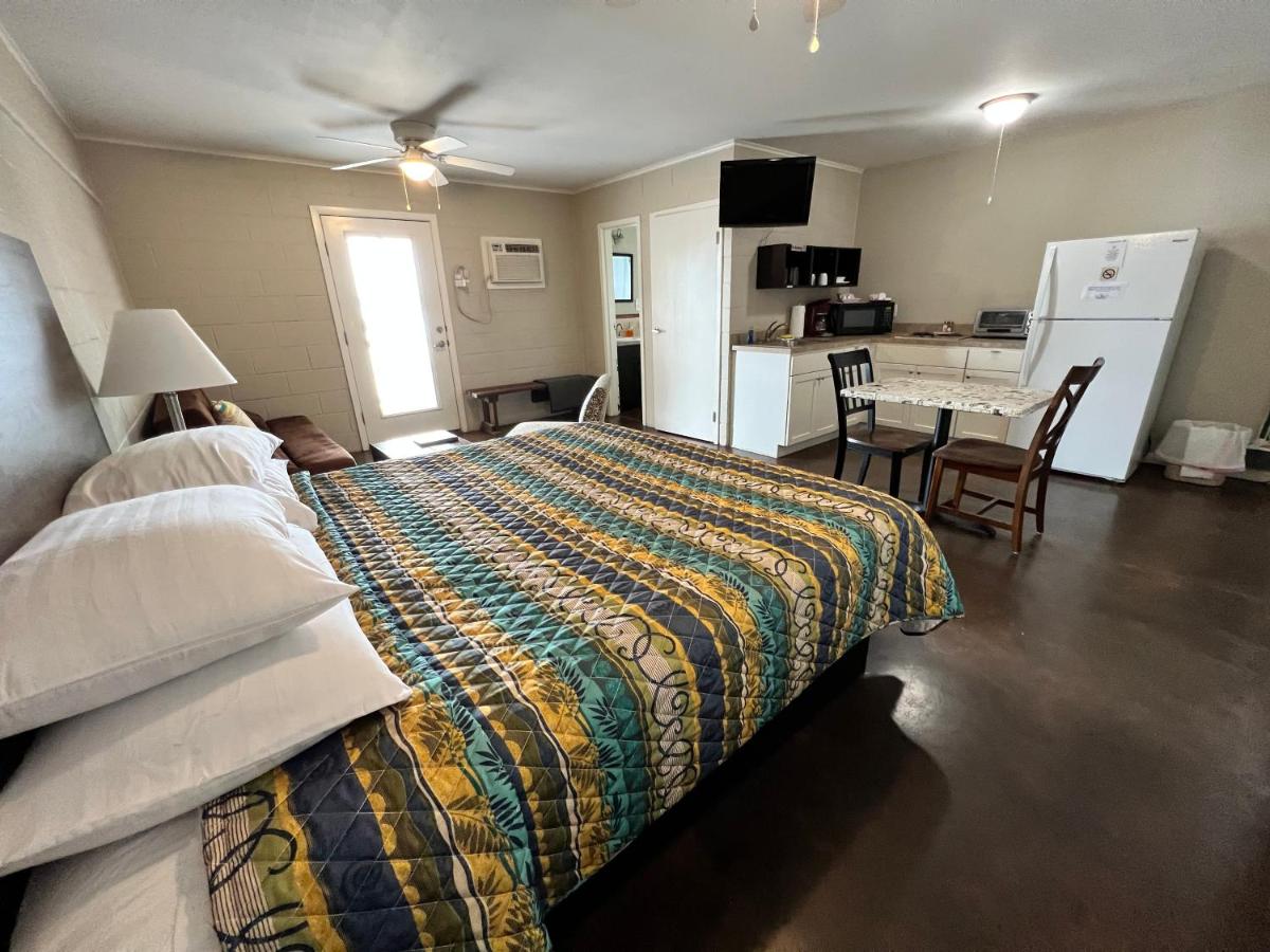 Suite with Lake View at Painted Sky Inn