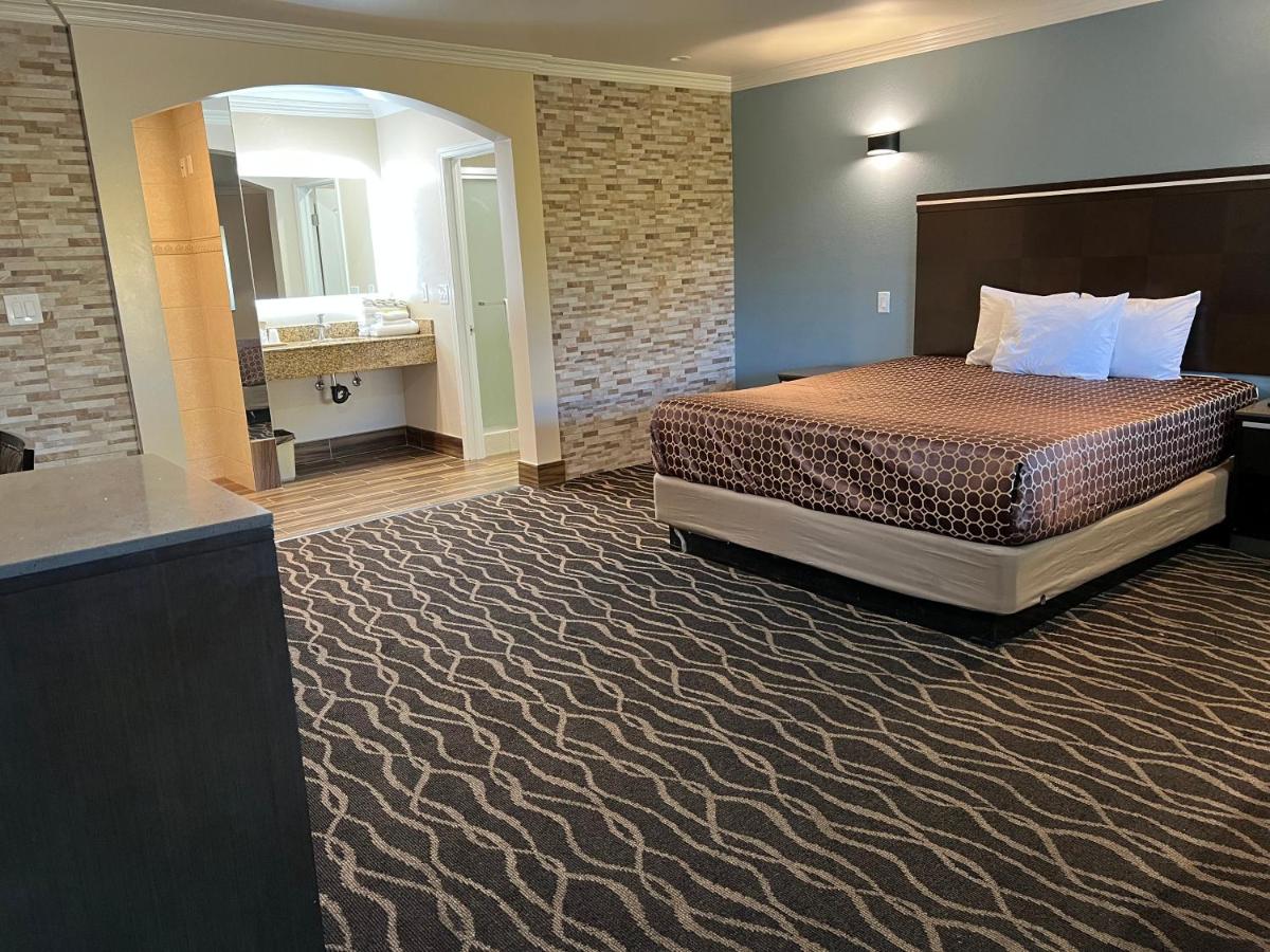  | Walnut Inn & Suites West Covina