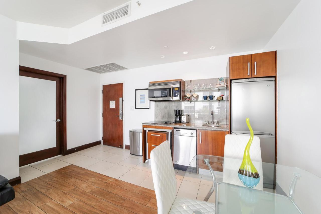 | Strand Ocean Drive Suites - Rooftop Pool