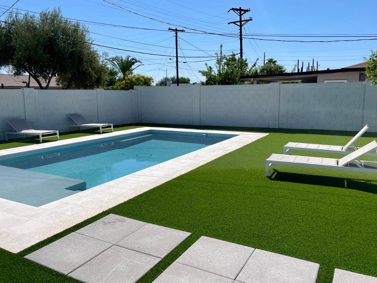  | Quiet Contemporary Deluxe Estate 4BD/3BA: Old Town Scottsdale