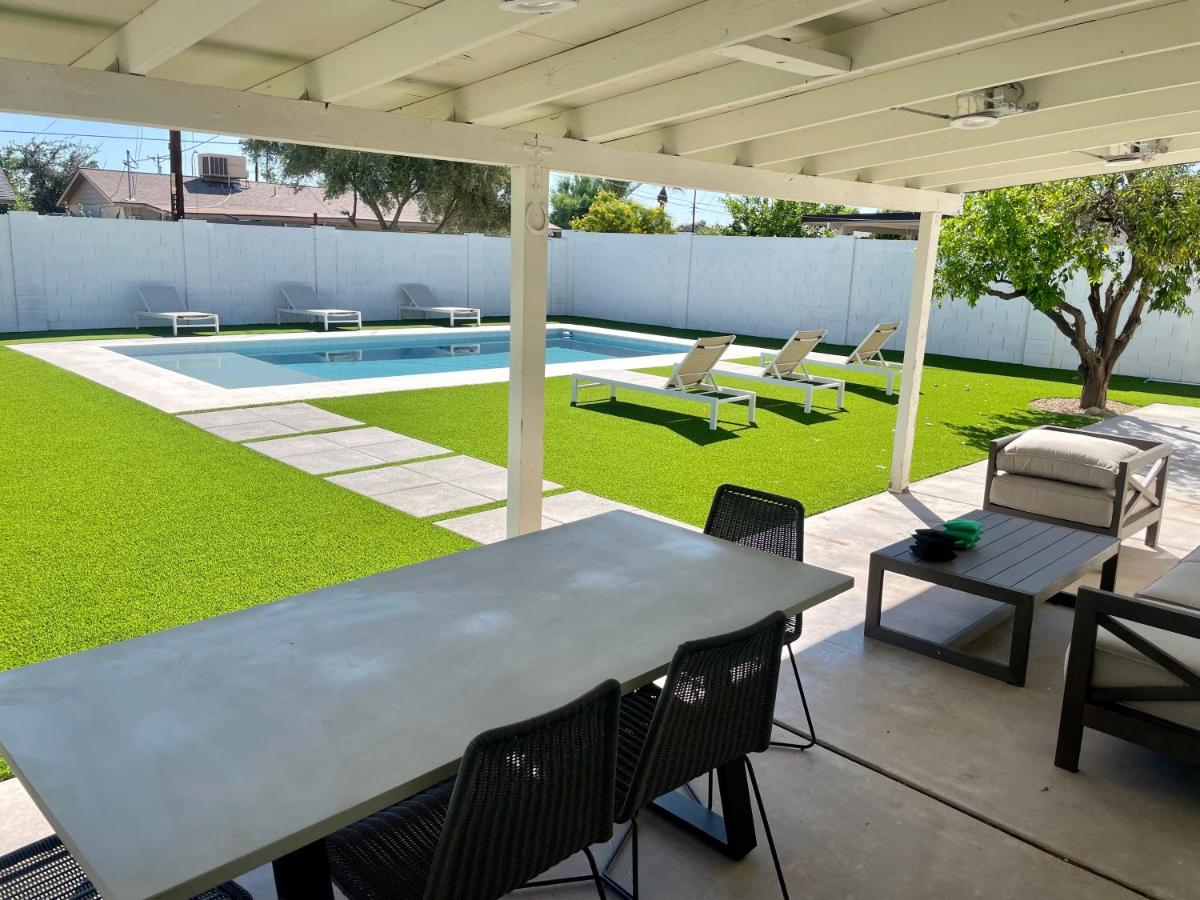  | Quiet Contemporary Deluxe Estate 4BD/3BA: Old Town Scottsdale