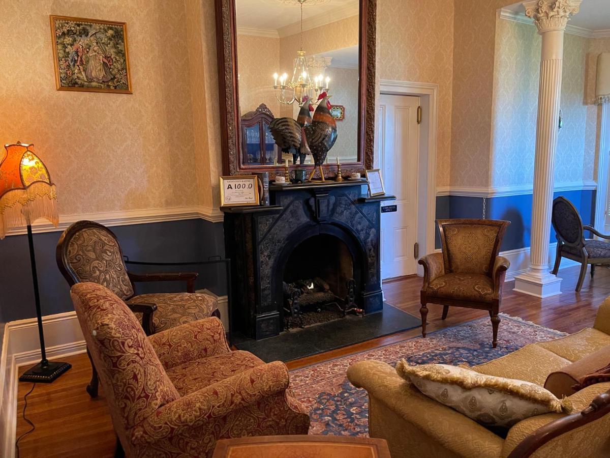 | Chez Lindsey Bed & Breakfast
