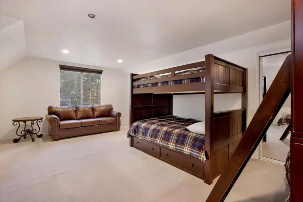 | Spacious, Private 3 bedroom Chalet with Hot Tub!