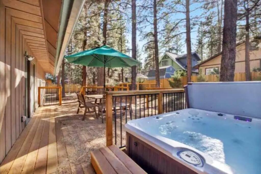| Spacious, Private 3 bedroom Chalet with Hot Tub!
