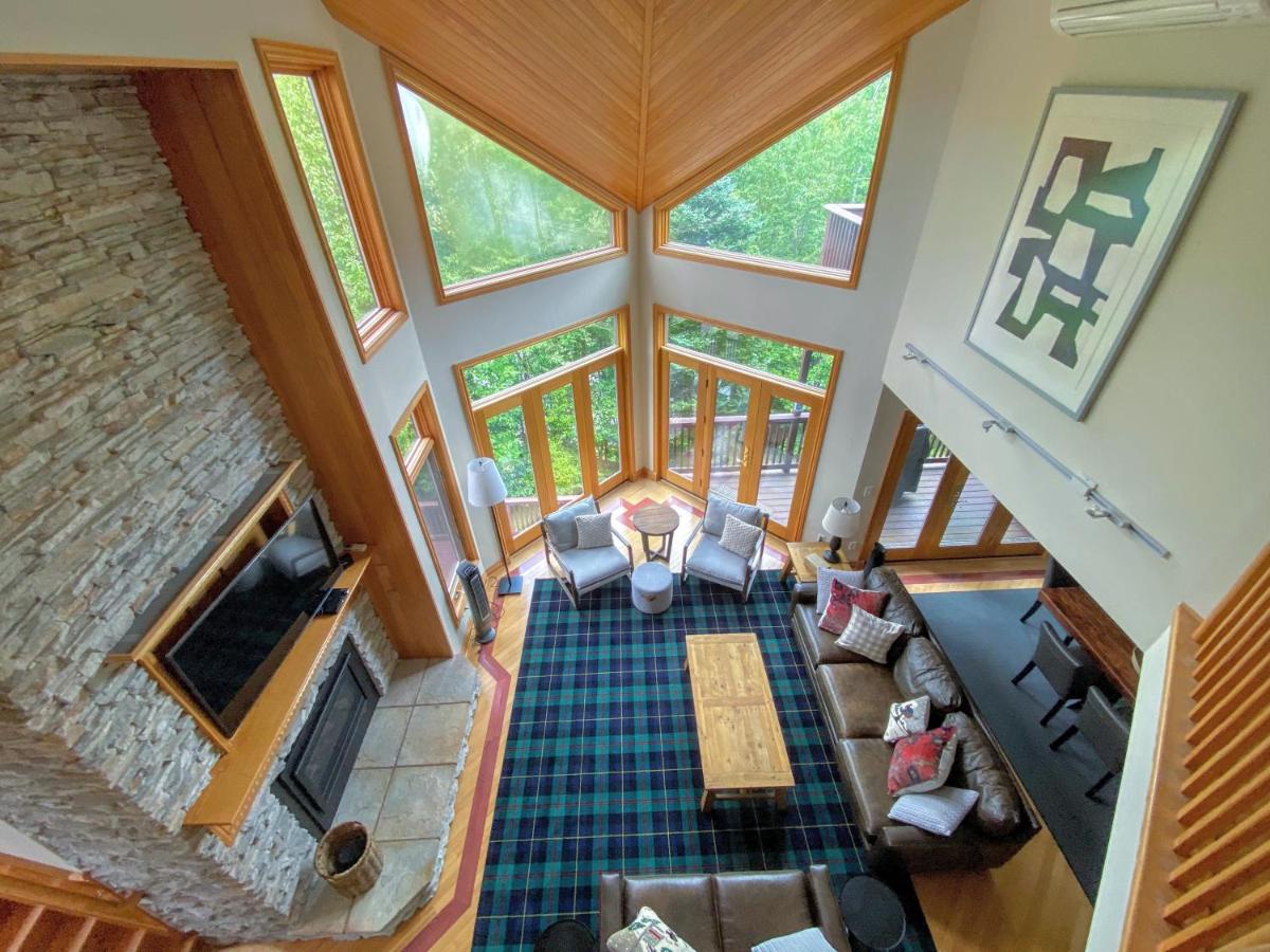 | CR1 Top Rated Ski-In Ski-Out Townhome Great views fireplaces fast wifi AC - Short walk to slopes