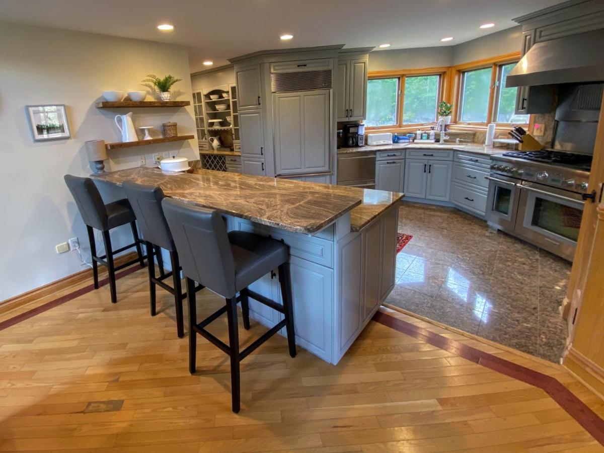 | CR1 Top Rated Ski-In Ski-Out Townhome Great views fireplaces fast wifi AC - Short walk to slopes