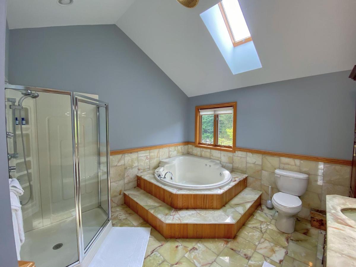 | CR1 Top Rated Ski-In Ski-Out Townhome Great views fireplaces fast wifi AC - Short walk to slopes