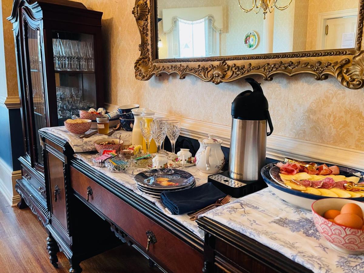 | Chez Lindsey Bed & Breakfast