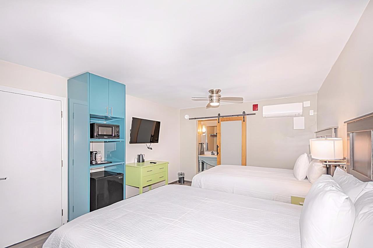  | Seven Hills Suites