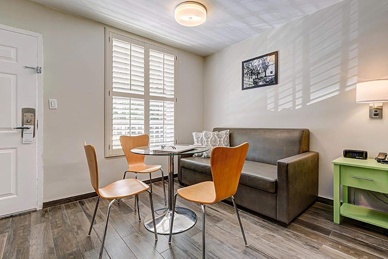  | Seven Hills Suites