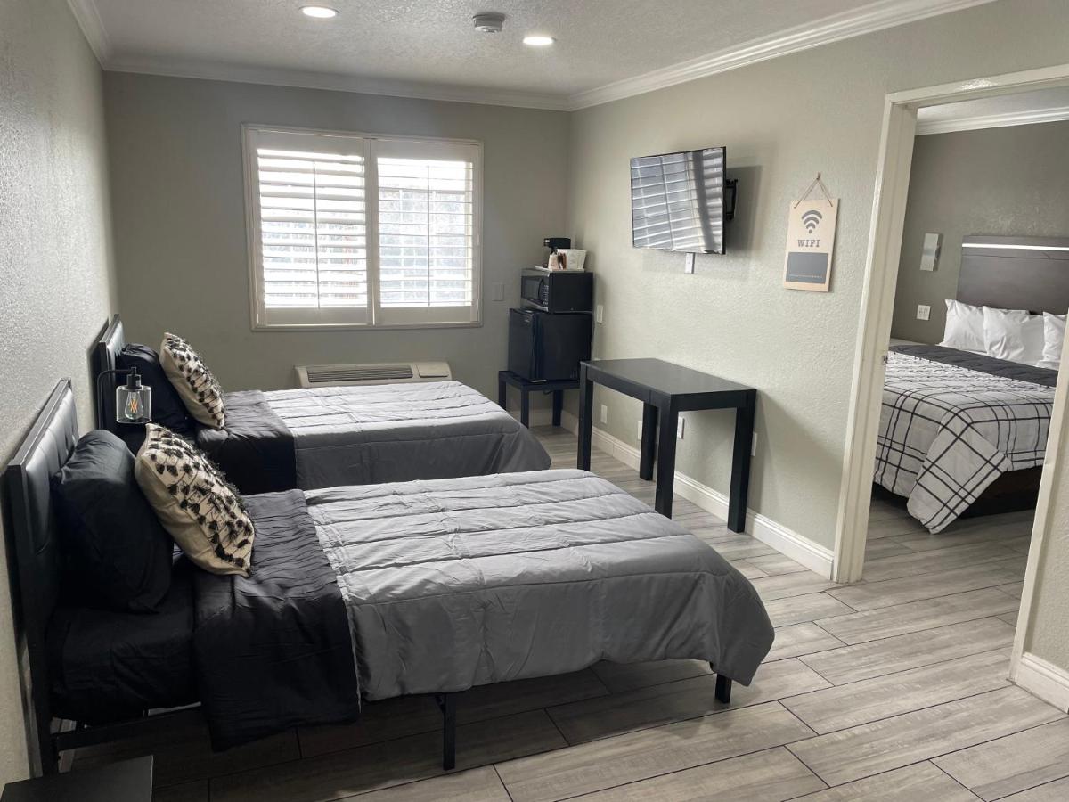 Family Suite at Cabana Inn & Suites