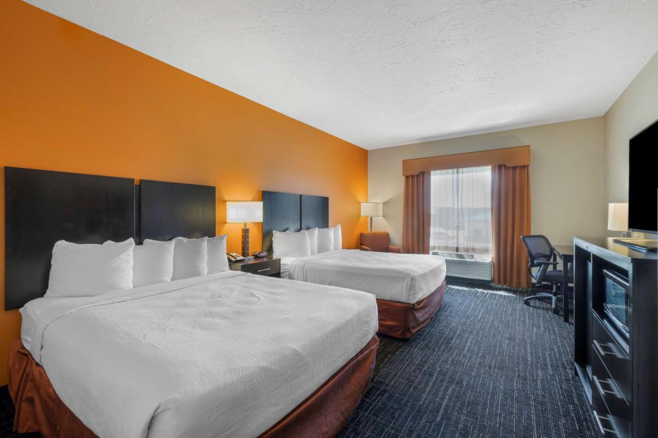 Queen Room with Two Queen Beds and Roll-In Shower- Mobility Access/Non-Smoking at Best Western Plus North Platte Inn & Suites