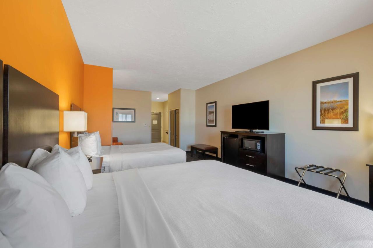 Mobility Accessible Suite with 1 King and 1 Queen Bed, Roll In Shower - Non Smoking at Best Western Plus North Platte Inn & Suites