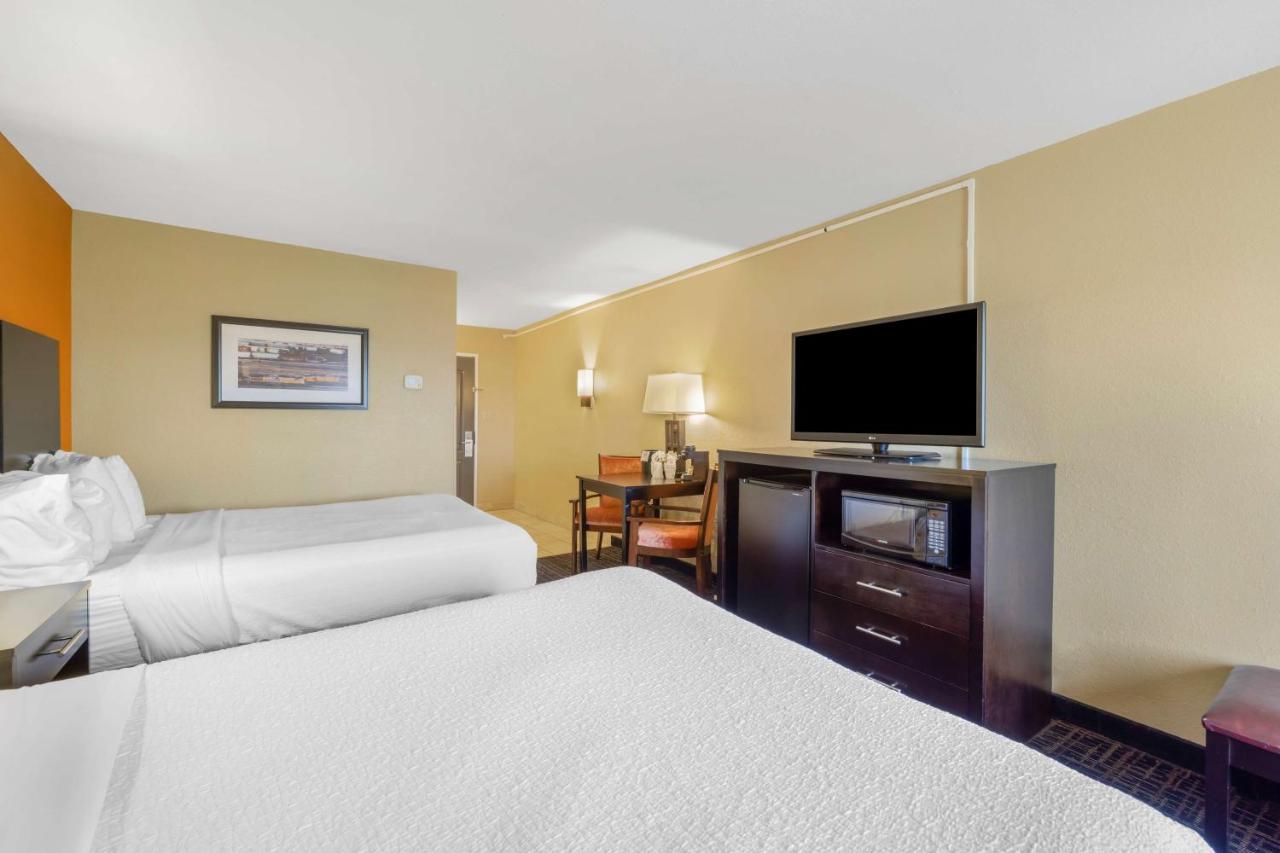 King Room with Queen Bed - Non-Smoking at Best Western Plus North Platte Inn & Suites