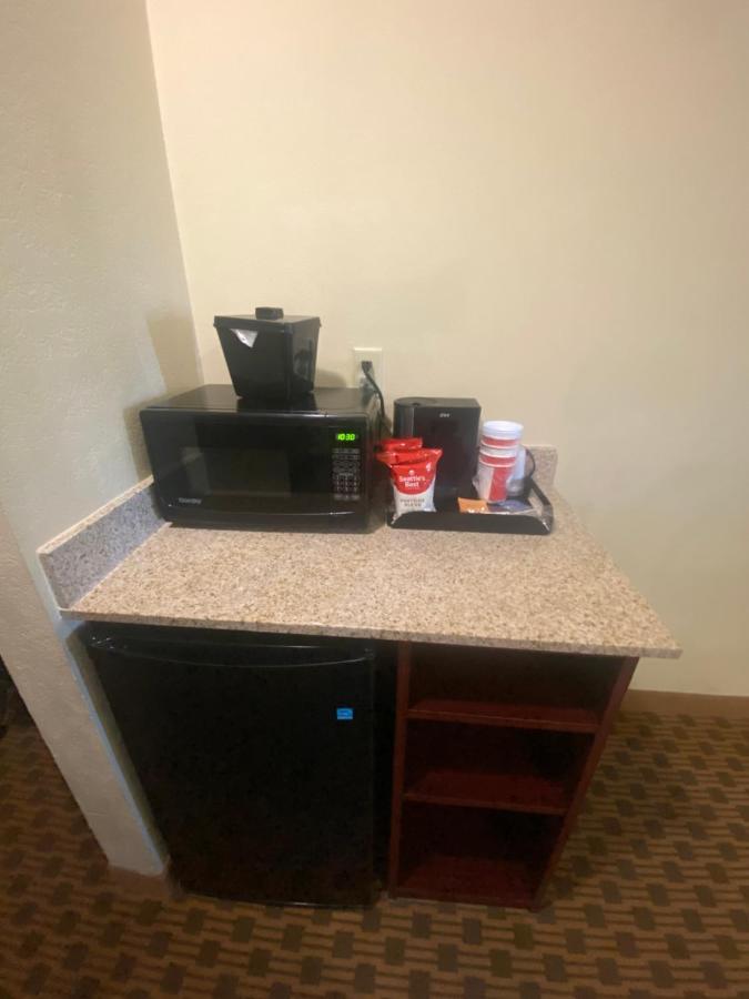 Double Room at Cobblestone Hotel & Suites – Broken Bow