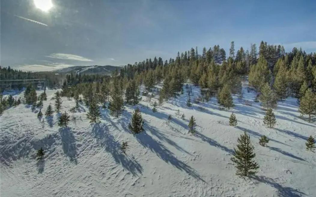  | Ski-In Ski-Out Condo with ton of amenities in Breck