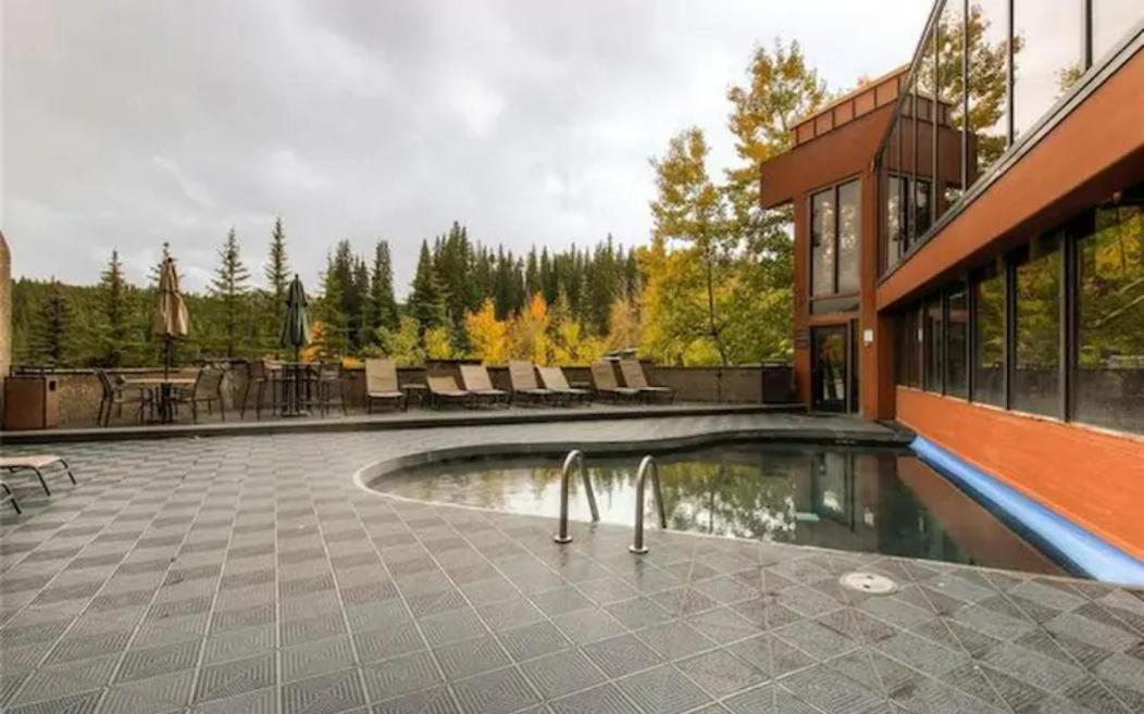  | Ski-In Ski-Out Condo with ton of amenities in Breck