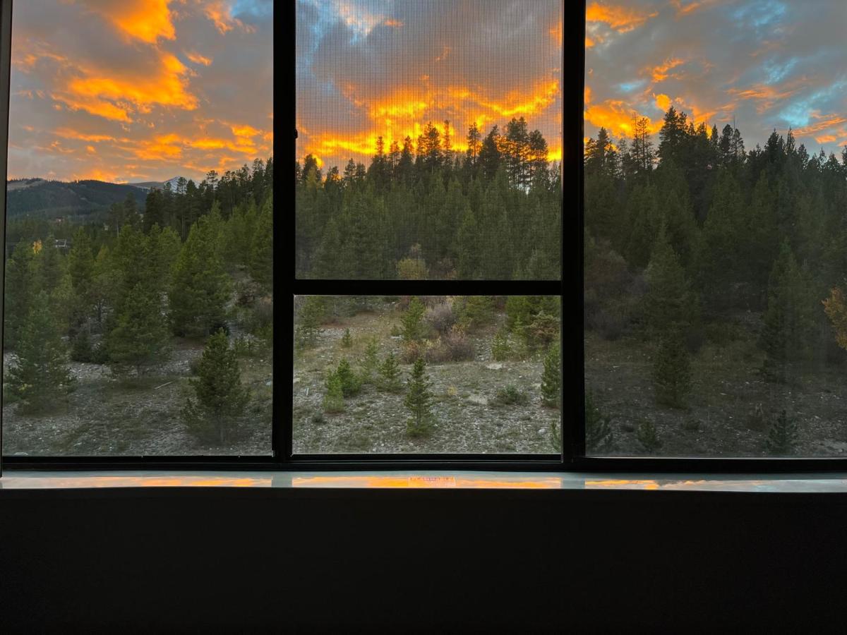  | Ski-In Ski-Out Condo with ton of amenities in Breck