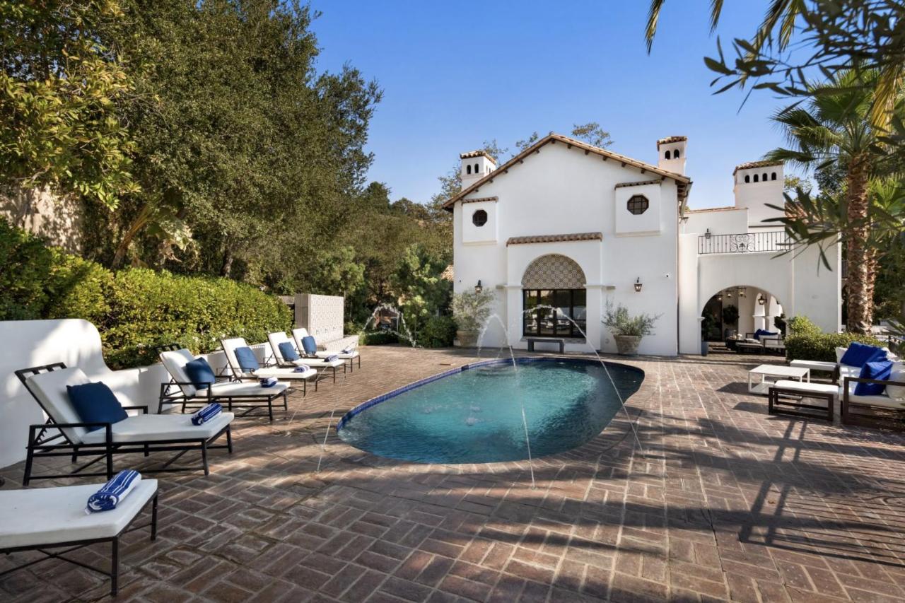  | Elegant Spanish Style Estate In A Canyon Setting